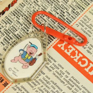 キーホルダー ディズニー 三匹のこぶた NIF-NIF フランス ヴィンテージ雑貨 ブロカント