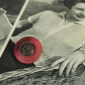 1個 20mm ダークレッド エンブレム