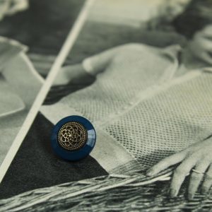 1個 13mm ネイビー 金 花