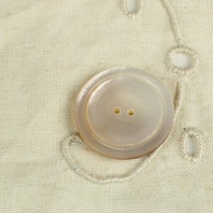 1個 21mm 彫り模様 白シェル