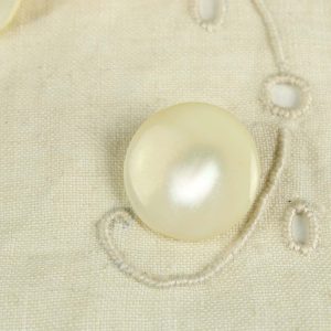 1個 19mm 乳白色シェル