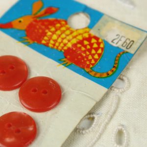 ボタンシート 1枚4個 13mm 樹脂ボタン ヴィンテージボタン フランス 155