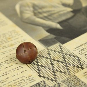 1個 21mm ブラウン 丸 革