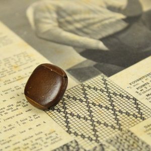 1個 26mm ブラウン 四角 革