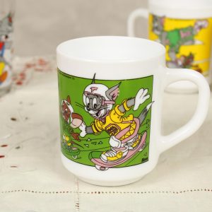 トムとジェリー アルコパル マグカップ ヴィンテージ食器 フランス ブロカント雑貨 スケボー