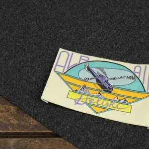 刺繍タグ Heliski  ブランドタグ