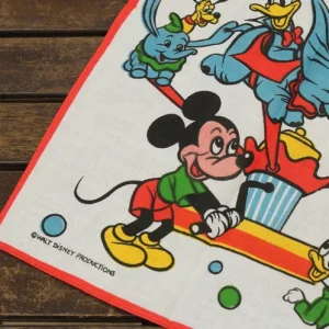 ダンボ・メリーゴーランド柄のハンカチ ミッキー ドナルド プルート