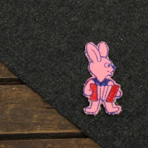 ワッペン ウサギ アコーディオン 赤