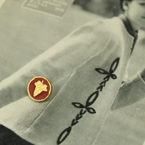 1個 11mm  葡萄の葉 ワインレッド ゴールド