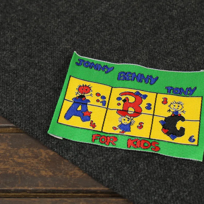 大きな刺繍タグ Jonny Benny Tony グリーン