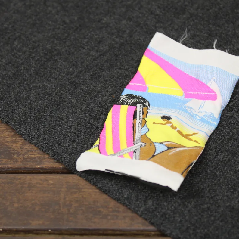 大きな刺繍タグ ビーチ ネオン