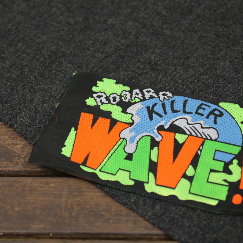 大きな刺繍タグ WAVE! ネオン 黒