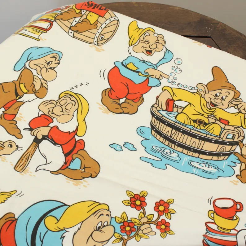 90*110 シーツ解体生地  七人の小人 家事 お洗濯