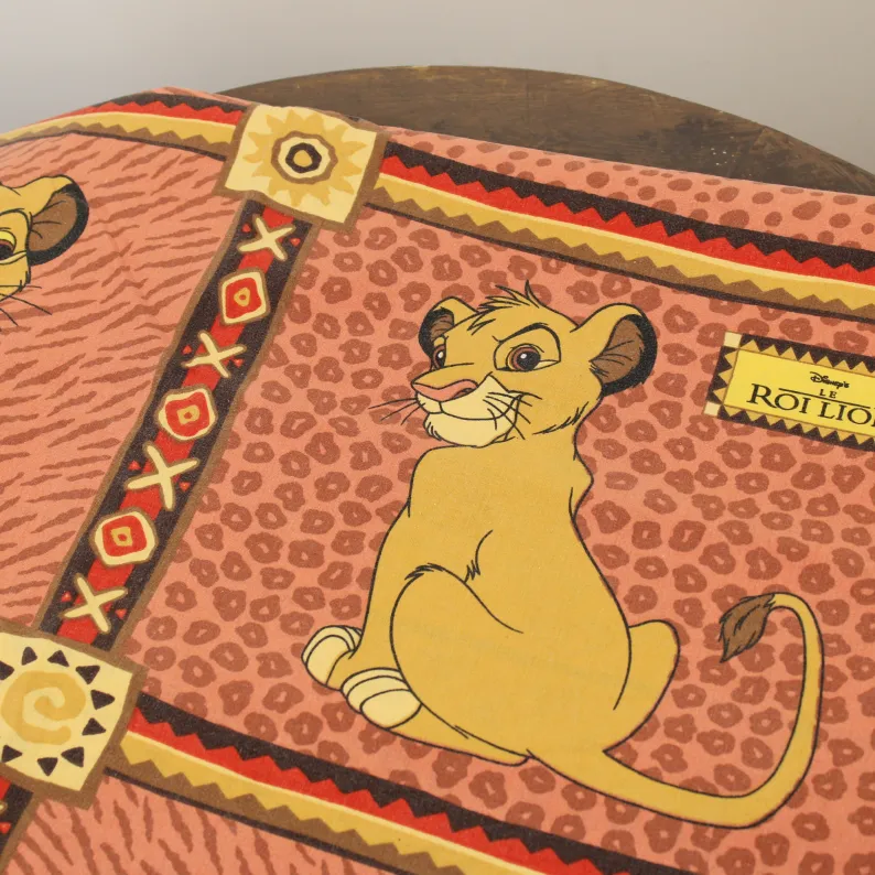 120*85 シーツ解体生地 シンバ 赤 パネル ドイツ語ロゴ