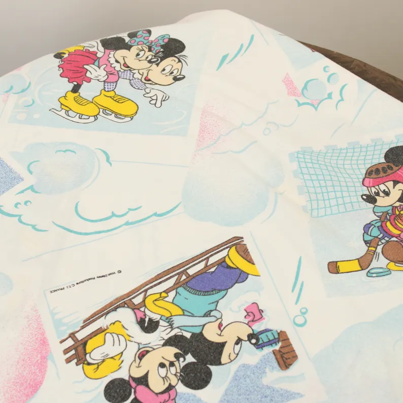 80*125 シーツ解体生地  ミッキー ミニー ウィンタースポーツ