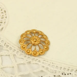 1個 28mm 円 花 透かし模様 金