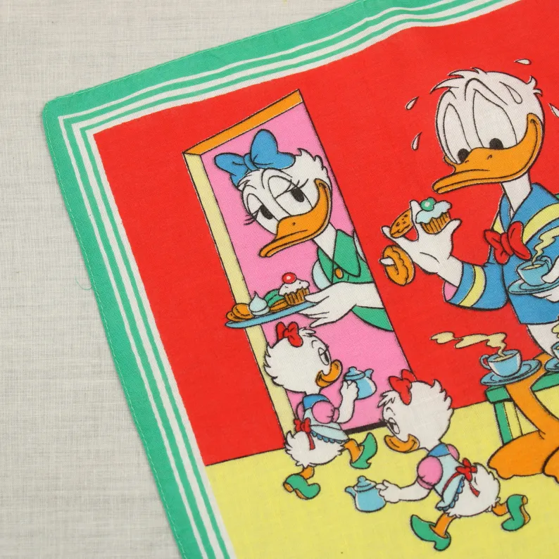 ドナルド＆デイジーのハンカチ ケーキ