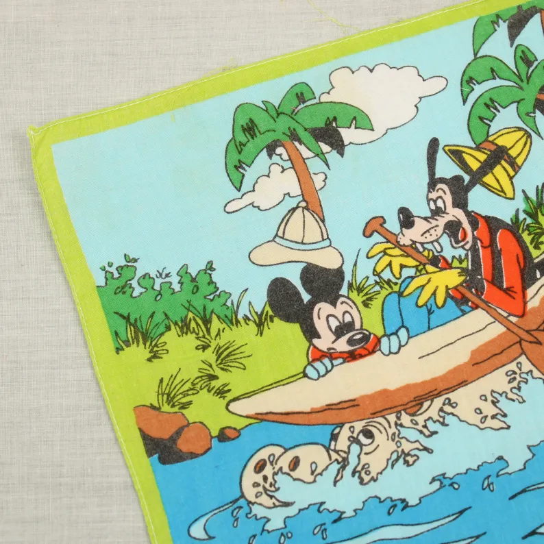 ミッキーとグーフィーのハンカチ ボート