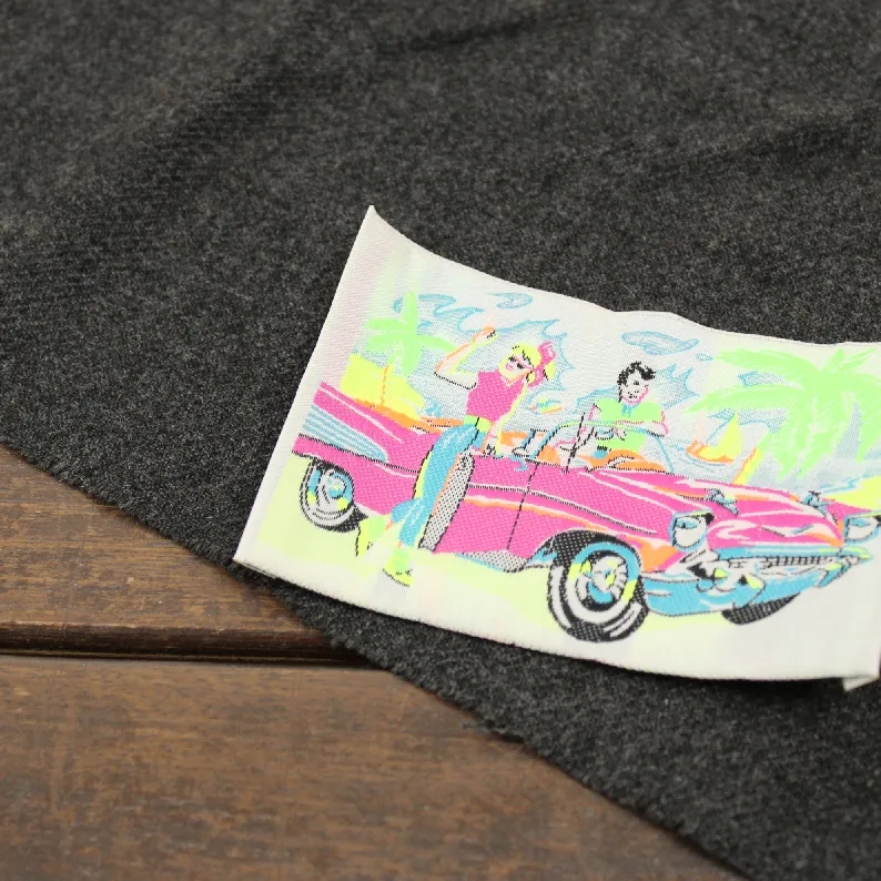 大きな刺繍タグ ネオン ドライブ