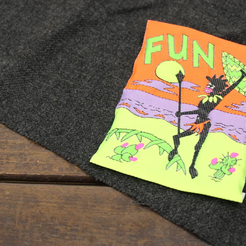 大きな刺繍タグ ネオン FUN サボテン