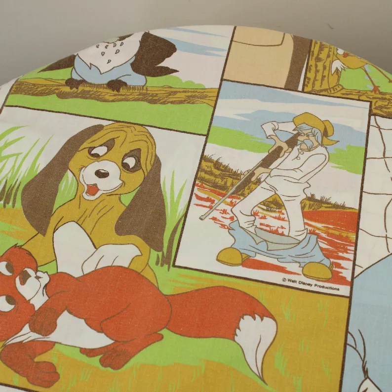 170*125 シーツ解体生地  きつねと猟犬 パネル