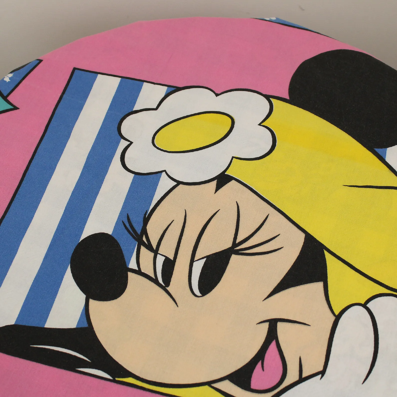 125*90 シーツ解体生地  ミニー 花帽子 大柄