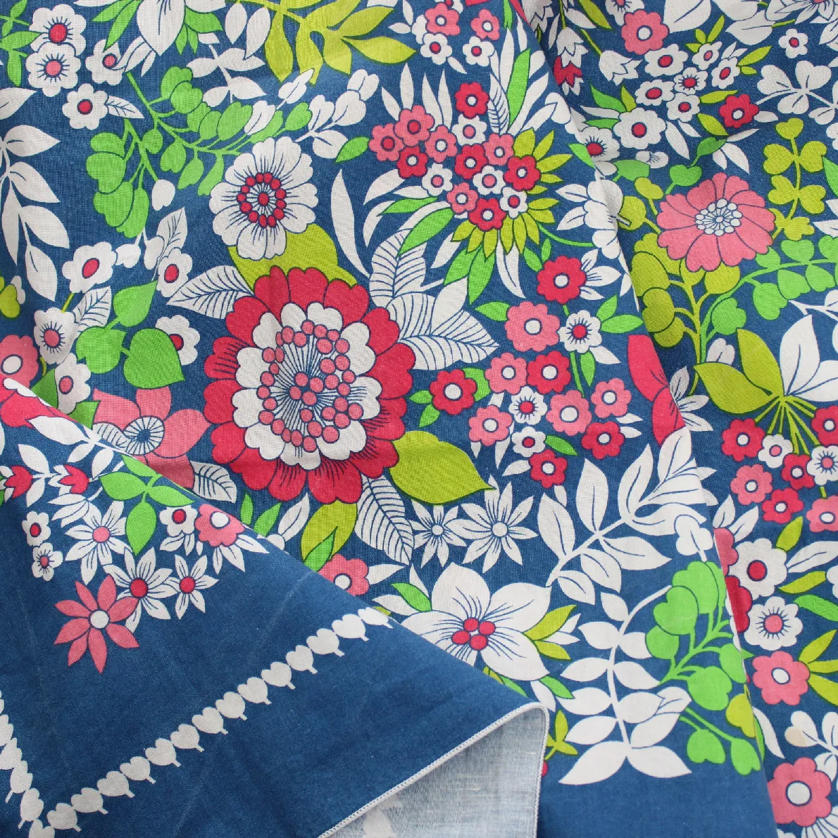 テーブルクロス レトロ 花畑 ネイビー ピンク