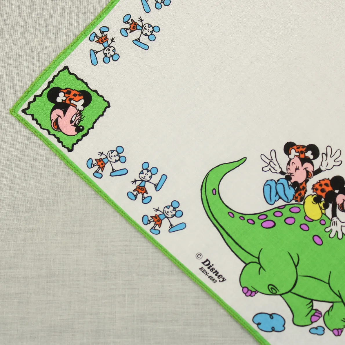 ミッキー＆ミニーのハンカチ 石器時代 恐竜 グリーン