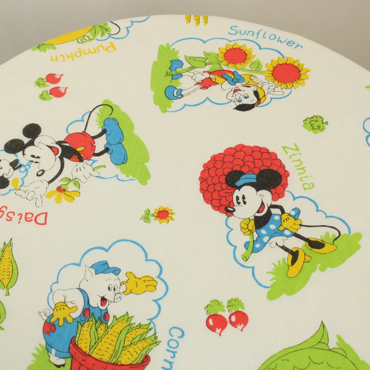 80*115 シーツ解体生地  ミッキー＆フレンズ ミニー ピノキオ 三匹のこぶた 野菜畑