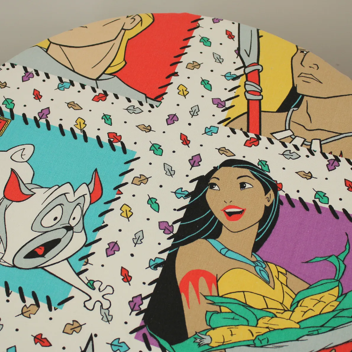 135*85 シーツ解体生地  ポカホンタス 葉っぱ ココアム