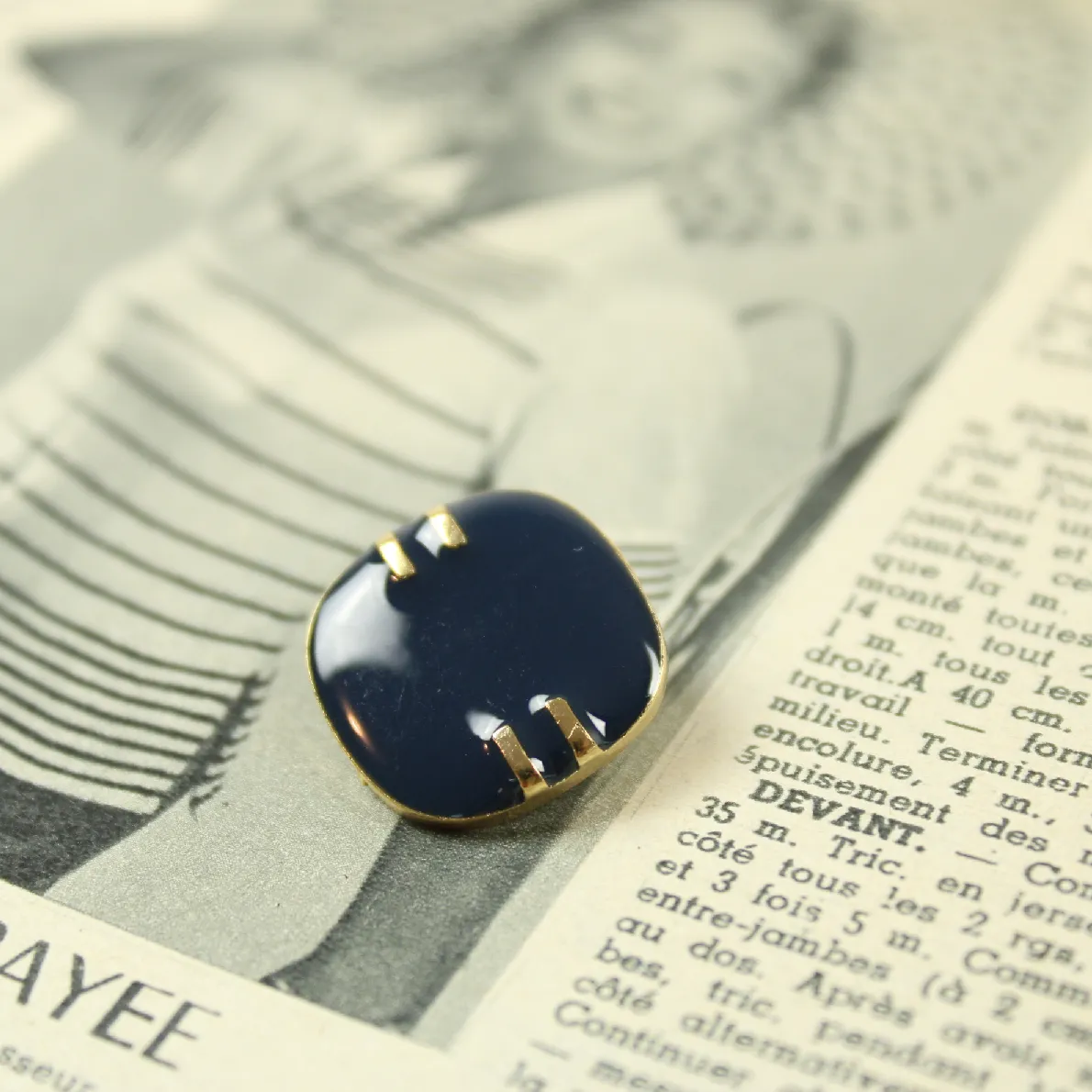 1個 20mm  四角 ネイビー 金