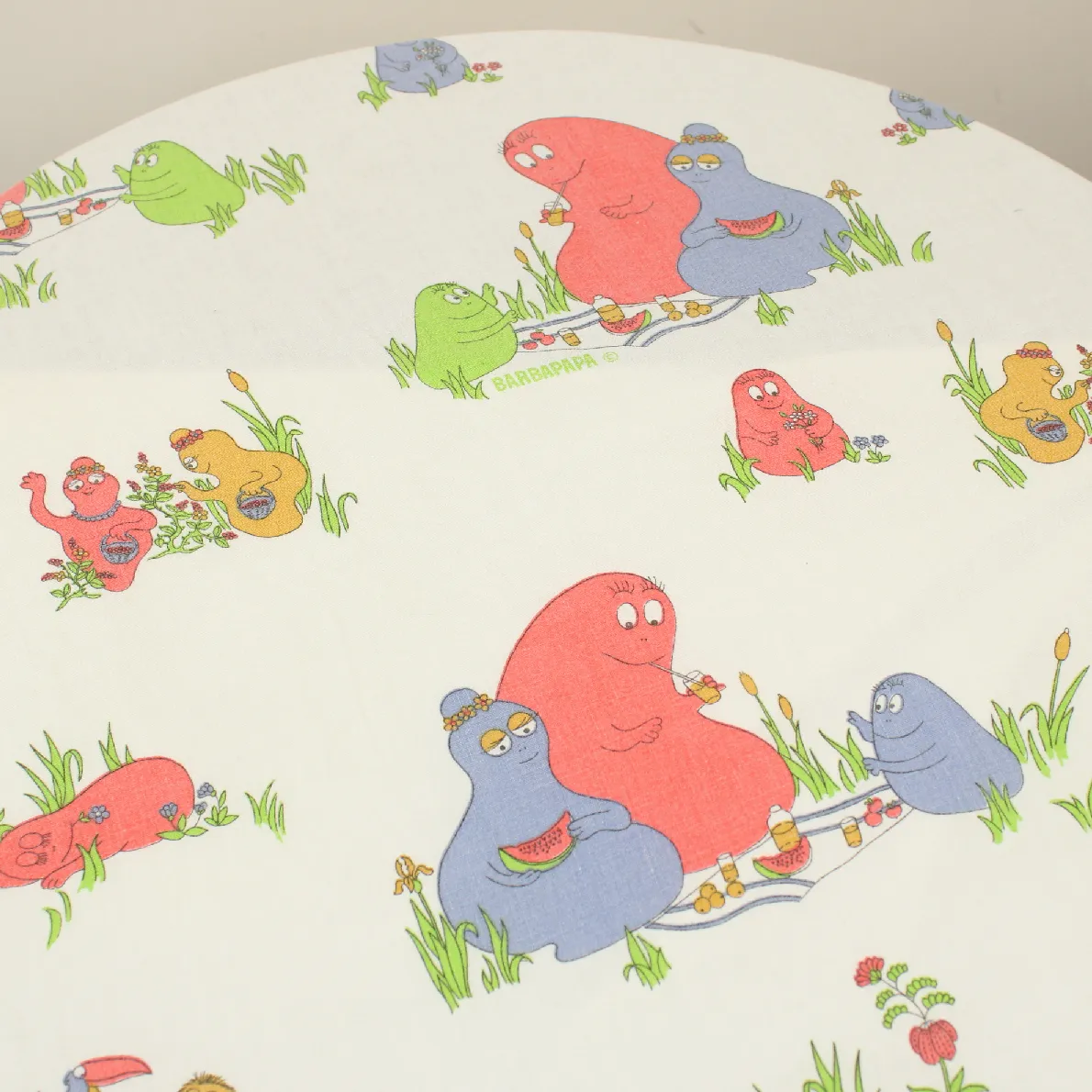 135*85 シーツ解体生地 バーバパパ Barbapapa ピクニック