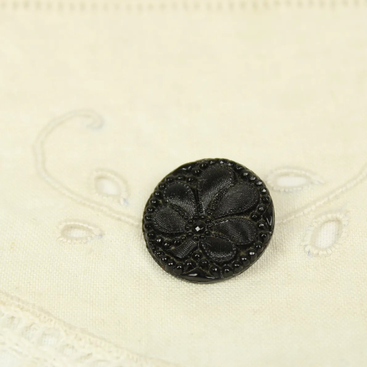 1個 22mm ブラックガラス 557