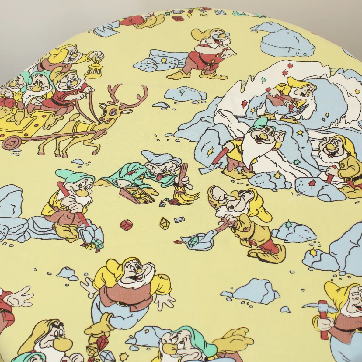 135*90 シーツ解体生地  7人の小人 宝石採掘 鉱山