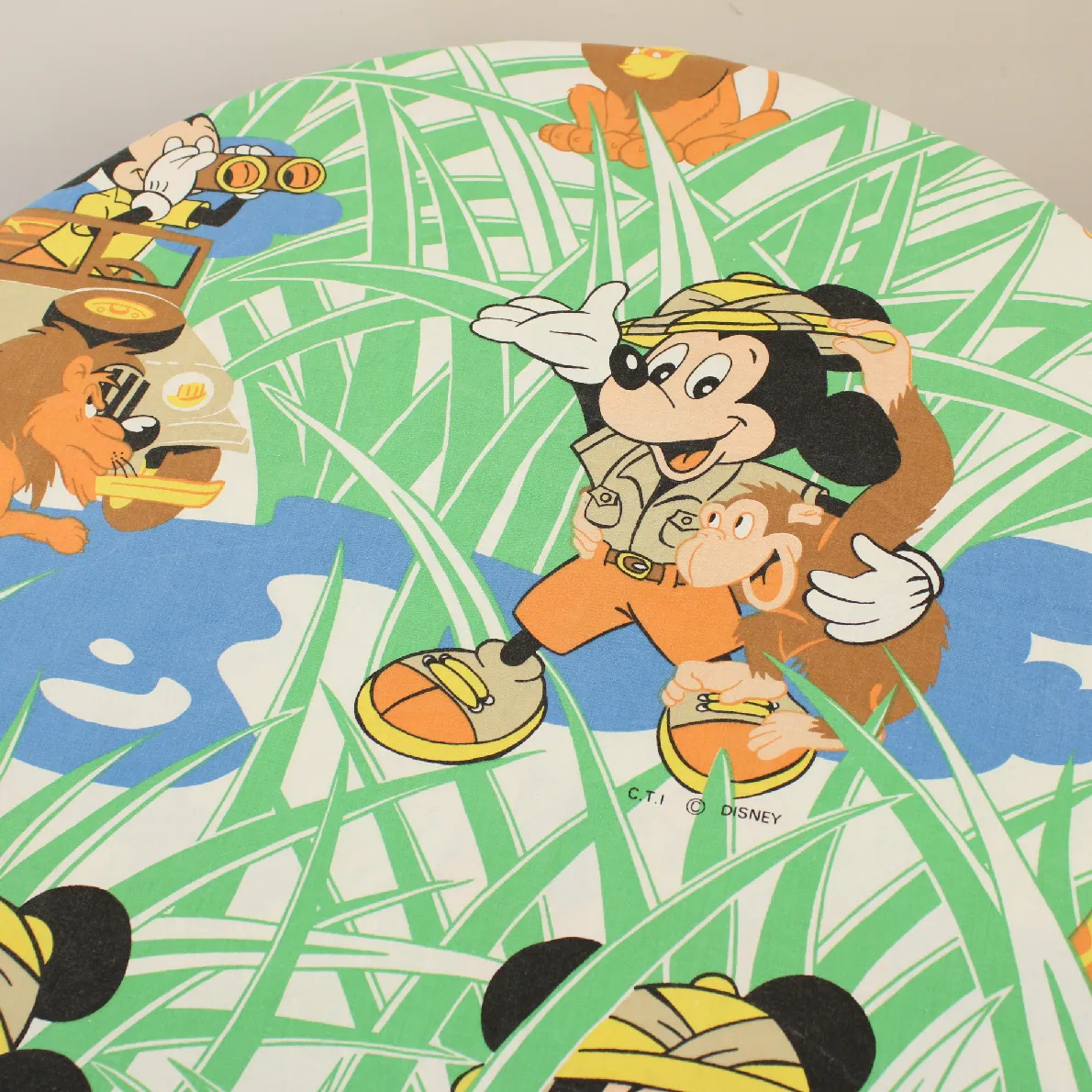 130*90 シーツ解体生地  ミッキー サファリ ライオン