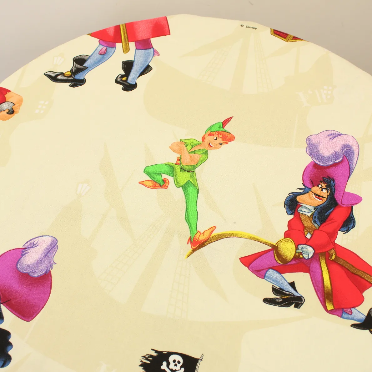 135*90 シーツ解体生地  ピーターパン フック船長 アイボリー