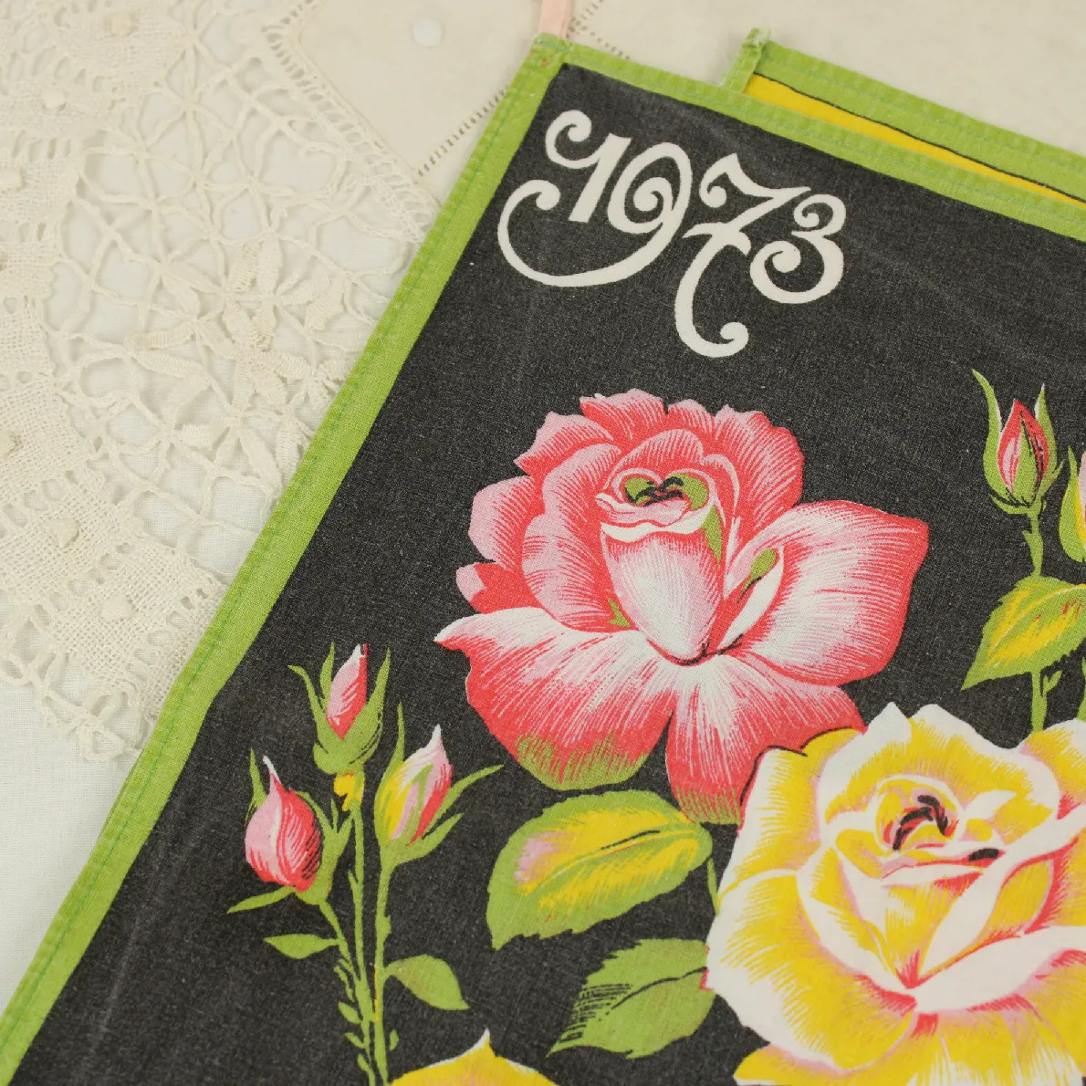 1973 カレンダー柄トーション 黒 薔薇