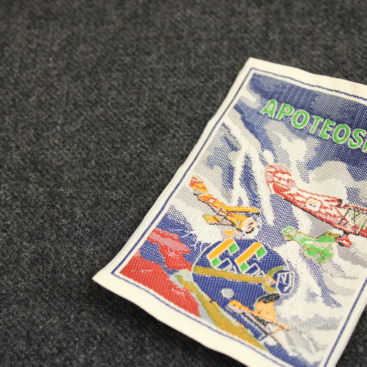 刺繍タグ APOTEOSIS