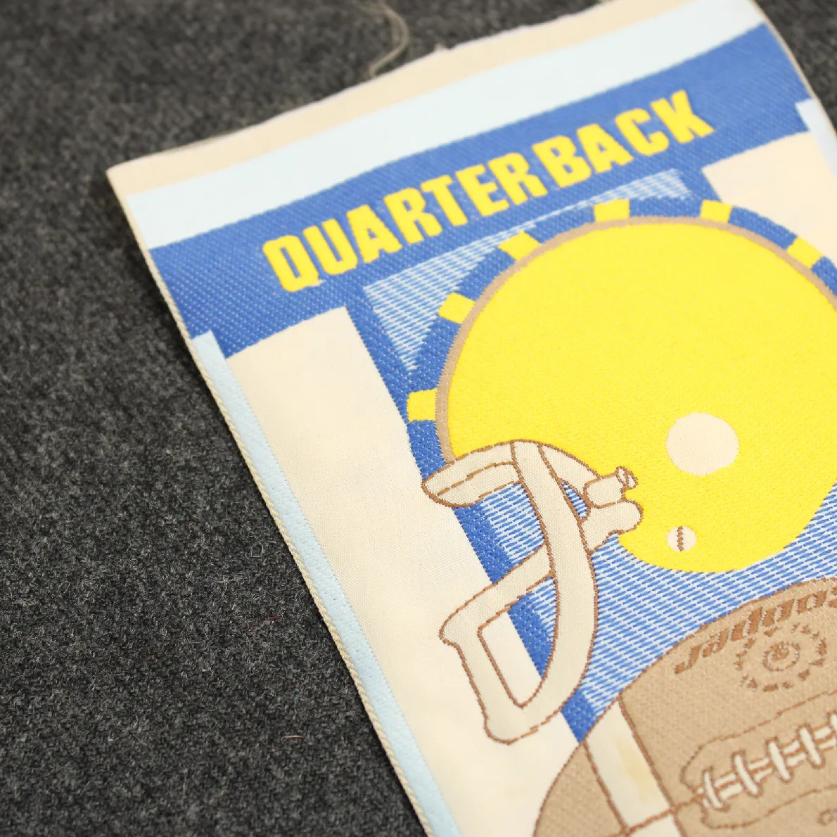 大きな刺繍タグ QUARTER BACK イエロー