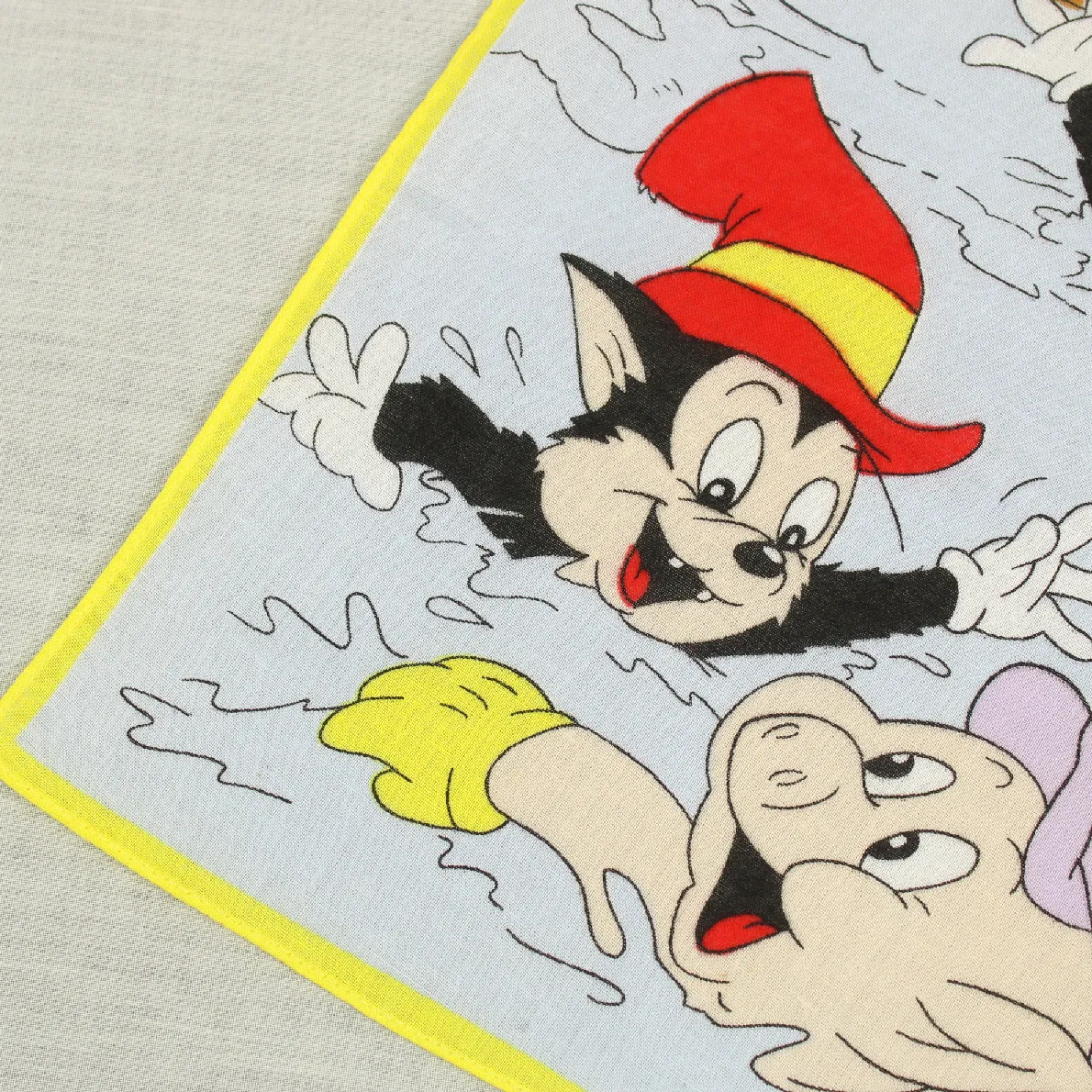 子ブタとリトルウルフのハンカチ 水泳