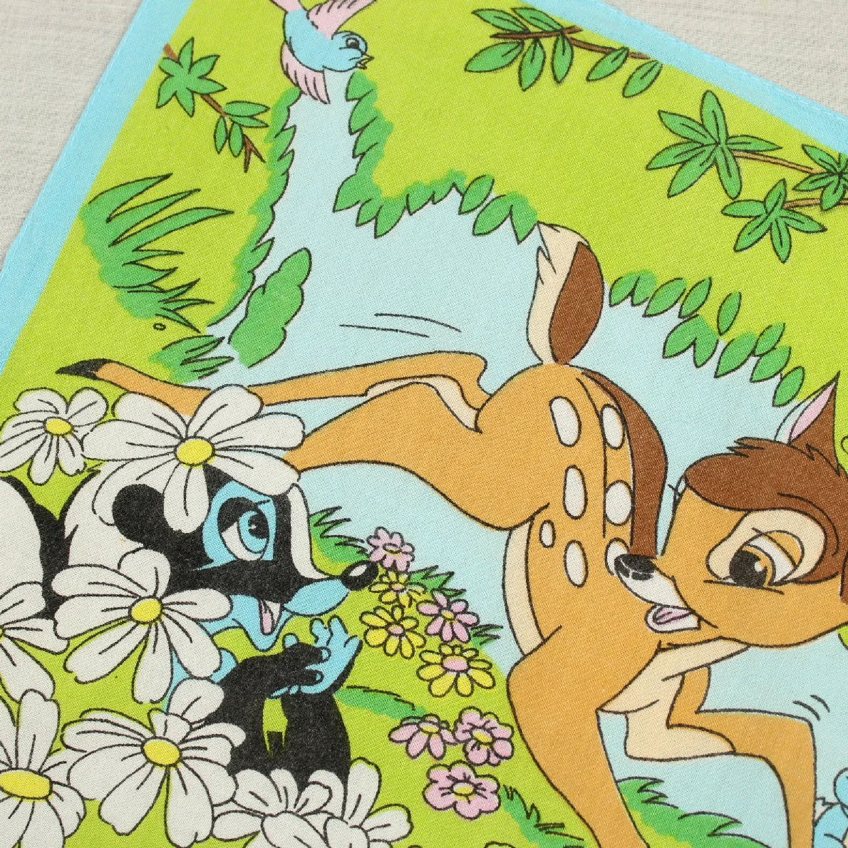 バンビのハンカチ  フラワー 花畑 水色