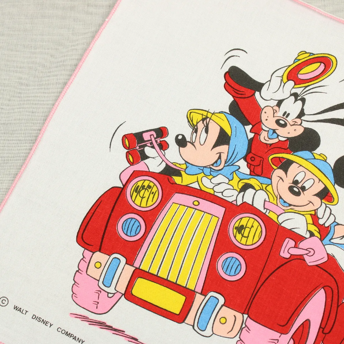 ミッキー&フレンズのハンカチ サファリパーク ピンク