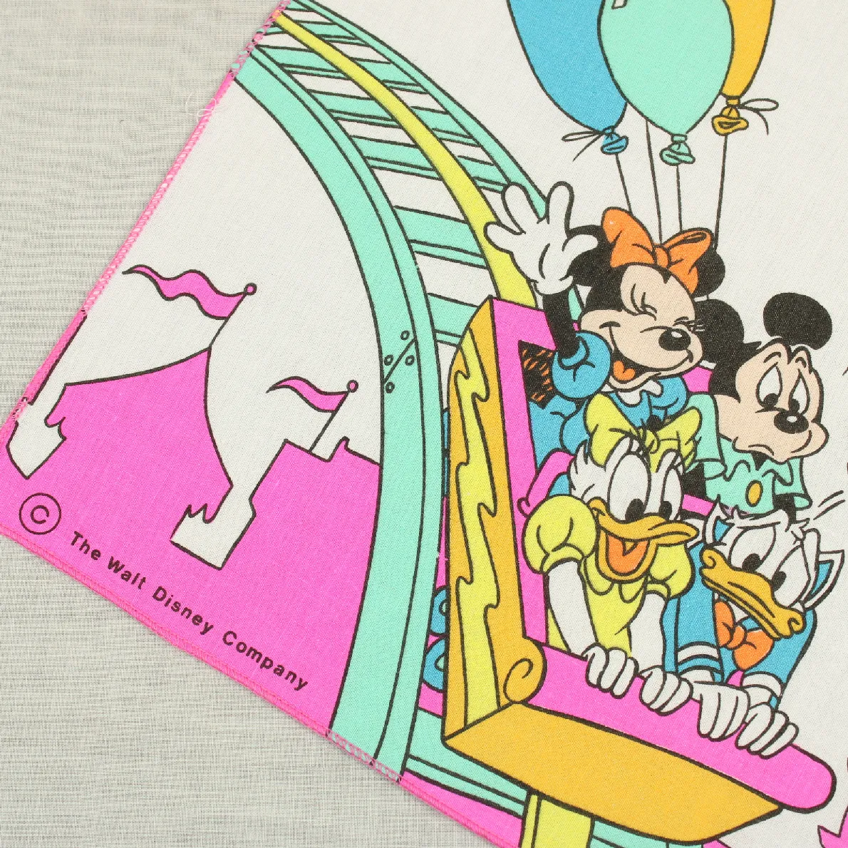 ミッキー＆フレンズのハンカチ ジェットコースター ピンク