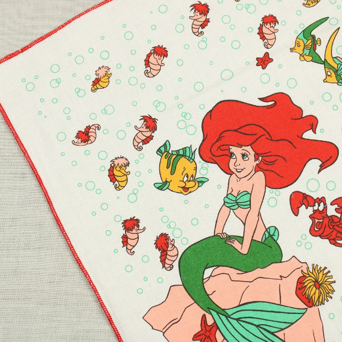 アリエルのハンカチ たつのおとしご 赤