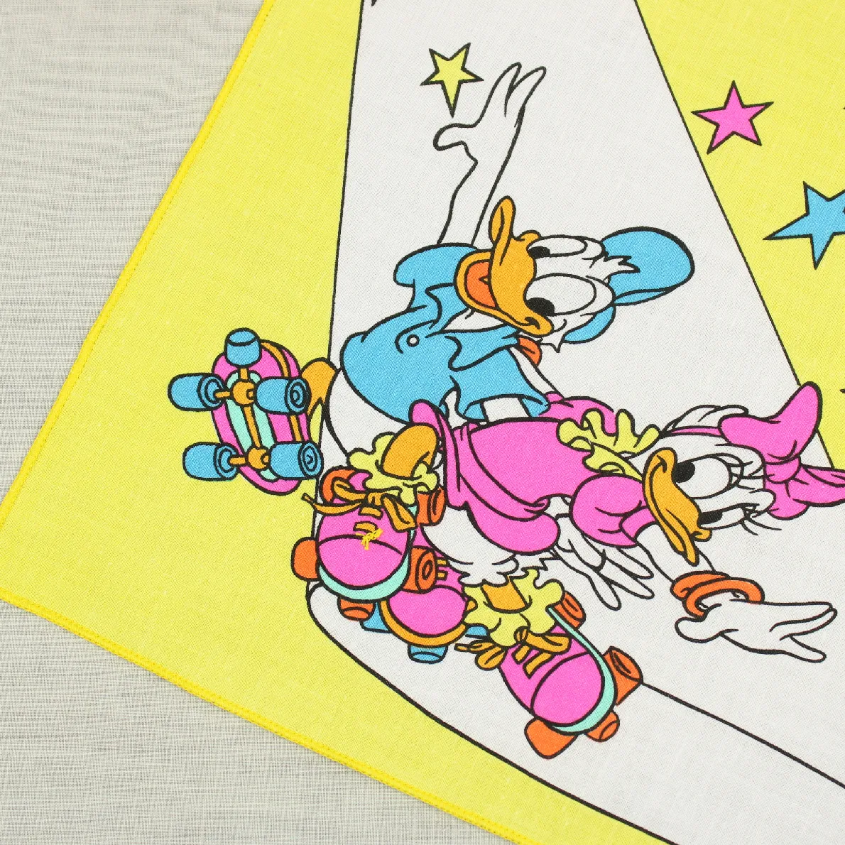 ドナルド＆デイジーのハンカチ スポット 星 イエロー
