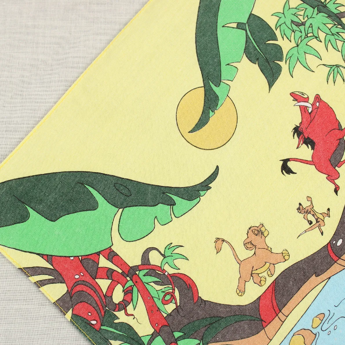 シンバとティモン＆プンバァのハンカチ 丸太