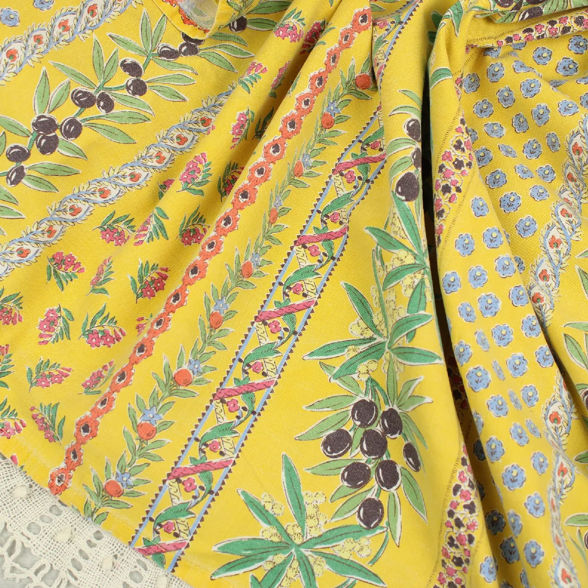 テーブルクロス プロヴァンス柄 オリーブ 小花 マスタードイエロー