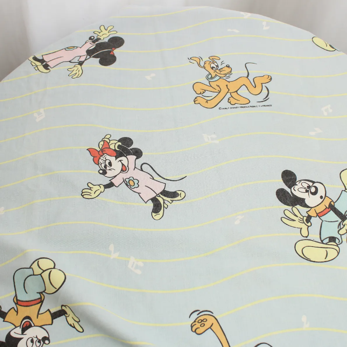 難あり 135*85 シーツ解体生地  ミッキー ミニー プルート ブレイクダンス